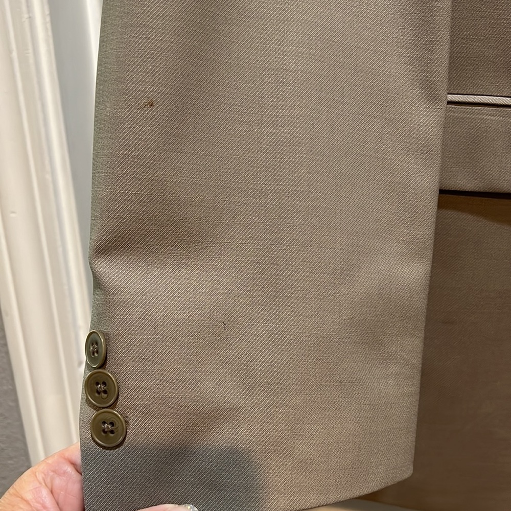 Suit - Picture 6 of 9